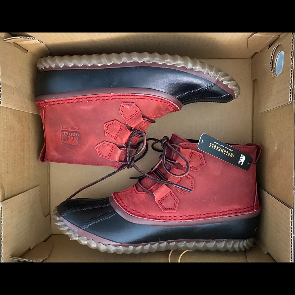 BNIB Sorel Out & About rain boots